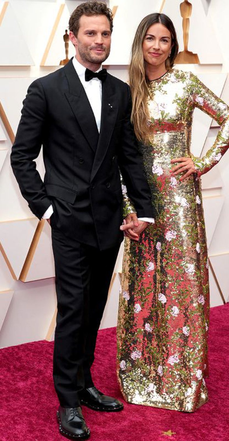 Oscars 2022: Duhet të shihni çiftet në tapetin e kuq!